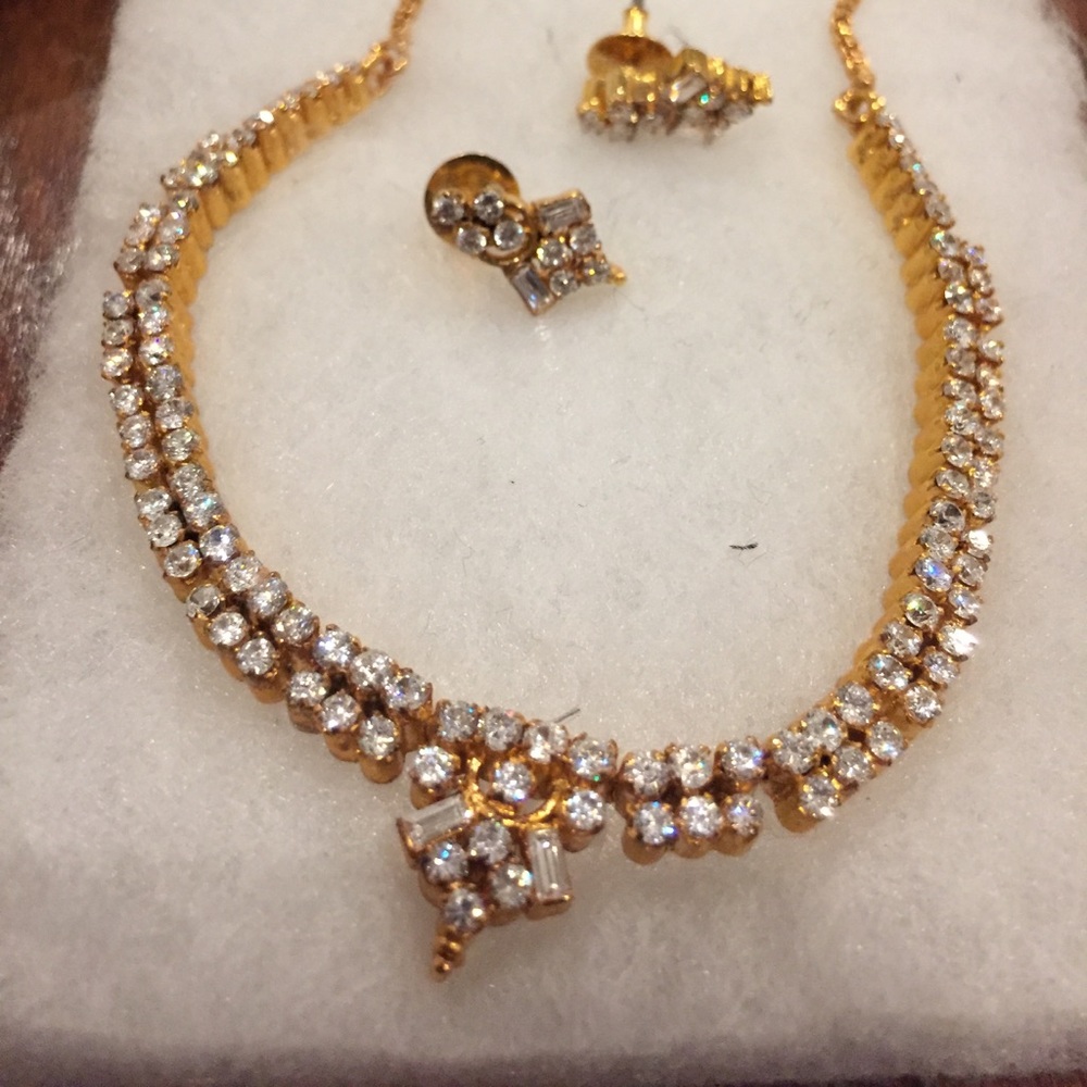 Gold and white jewelry set